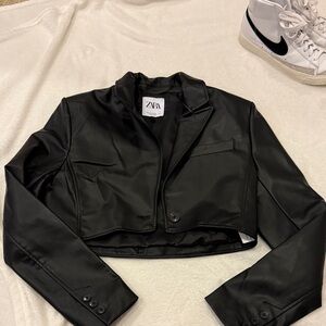 Zara Women's Sleek Black Blazer